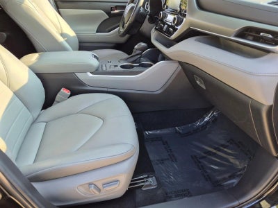 2022 Toyota Highlander XLE FWD (Natl)