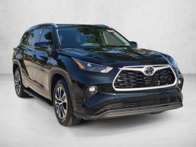 2022 Toyota Highlander XLE FWD (Natl)