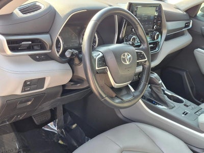 2022 Toyota Highlander XLE FWD (Natl)