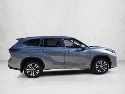 2026 Toyota Highlander Hybrid XLE AWD (Natl)