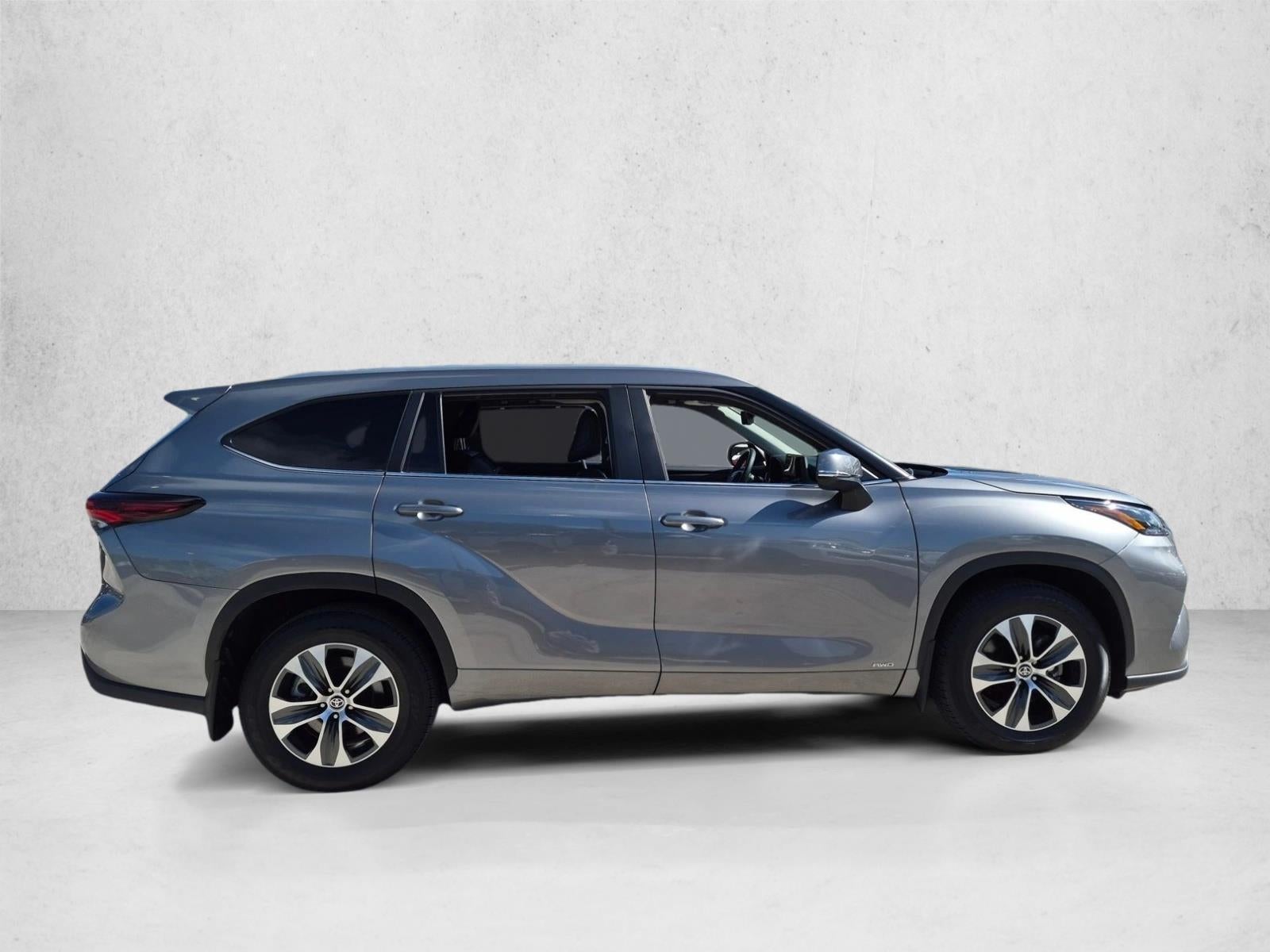 2026 Toyota Highlander Hybrid XLE AWD (Natl)