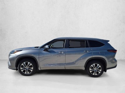 2026 Toyota Highlander Hybrid XLE AWD (Natl)