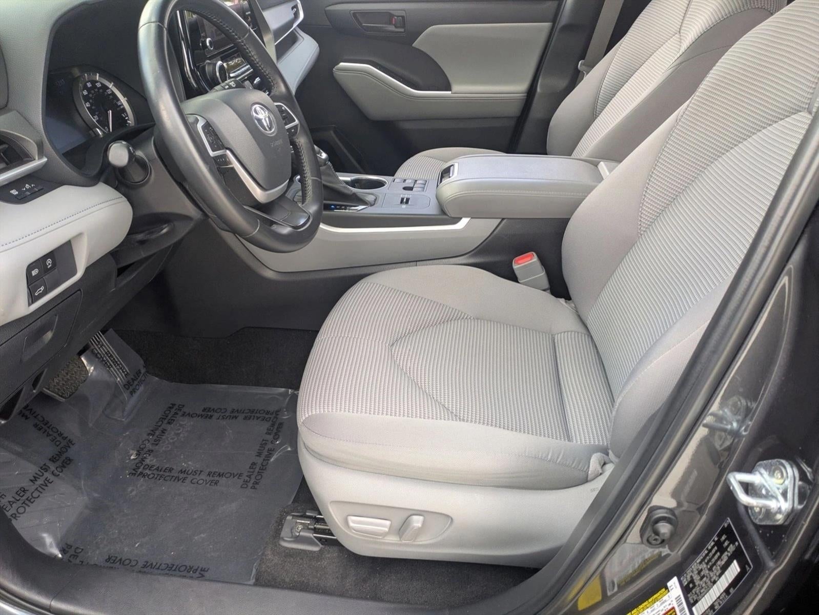 2024 Toyota Highlander LE FWD (Natl)