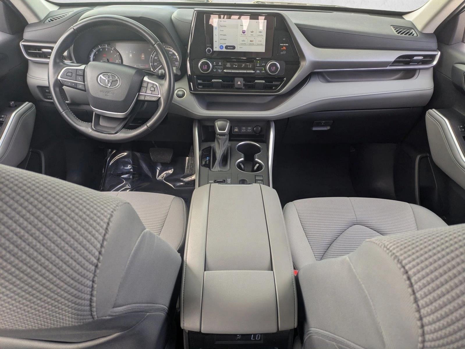 2024 Toyota Highlander LE FWD (Natl)