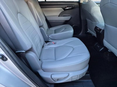 2023 Toyota Highlander XLE FWD (Natl)