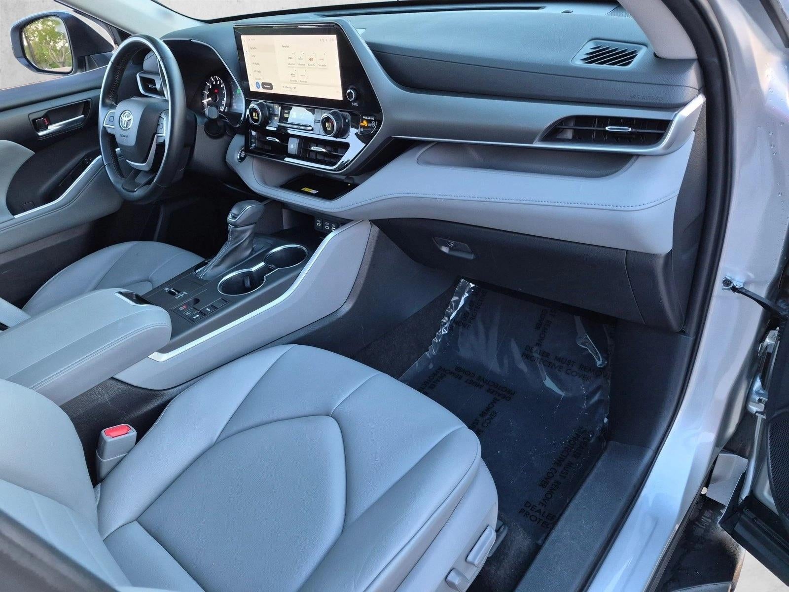 2023 Toyota Highlander XLE FWD (Natl)