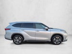 2023 Toyota Highlander XLE FWD (Natl)