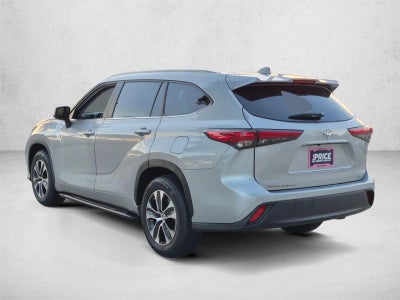 2023 Toyota Highlander XLE FWD (Natl)