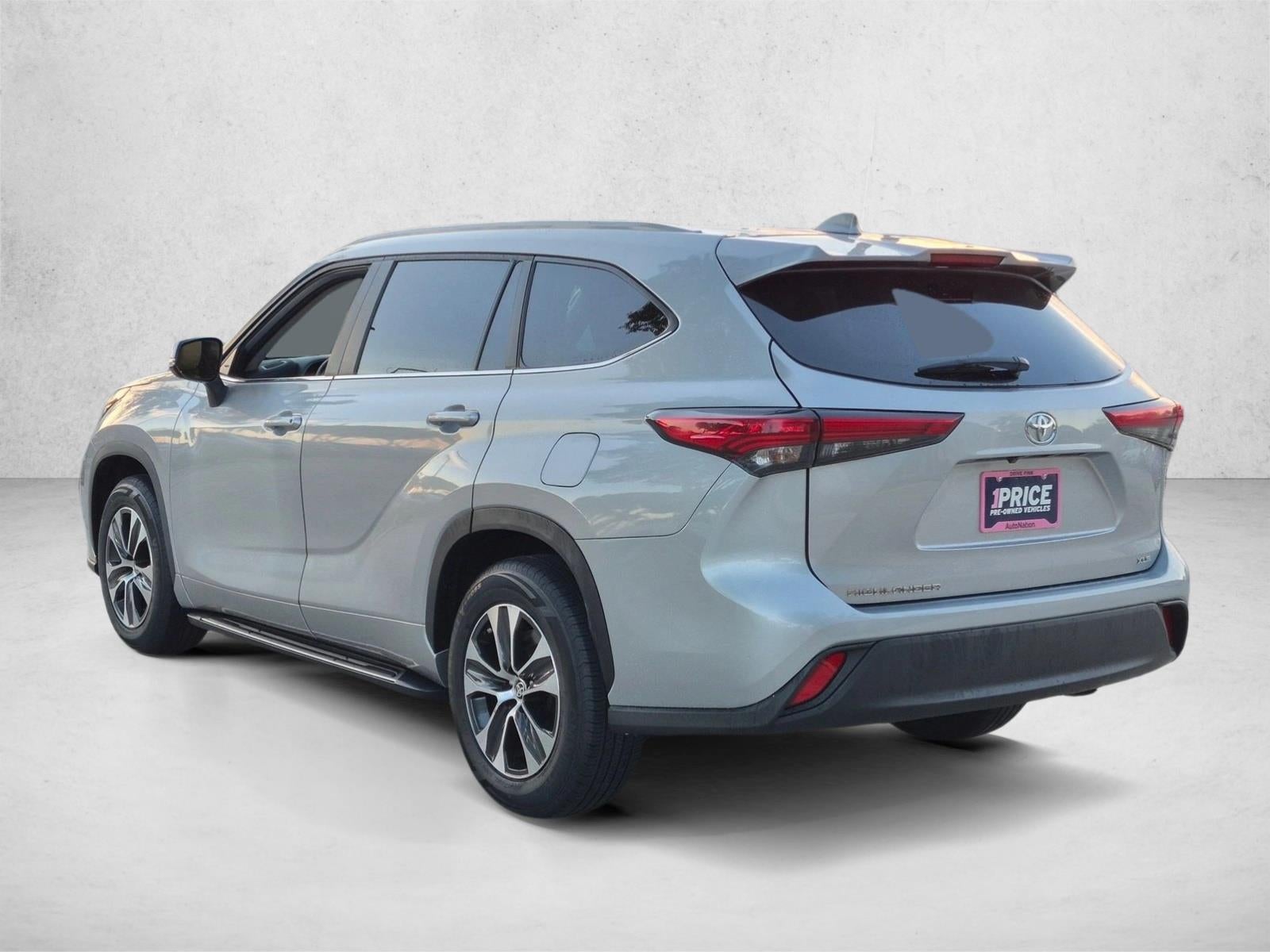 2023 Toyota Highlander XLE FWD (Natl)