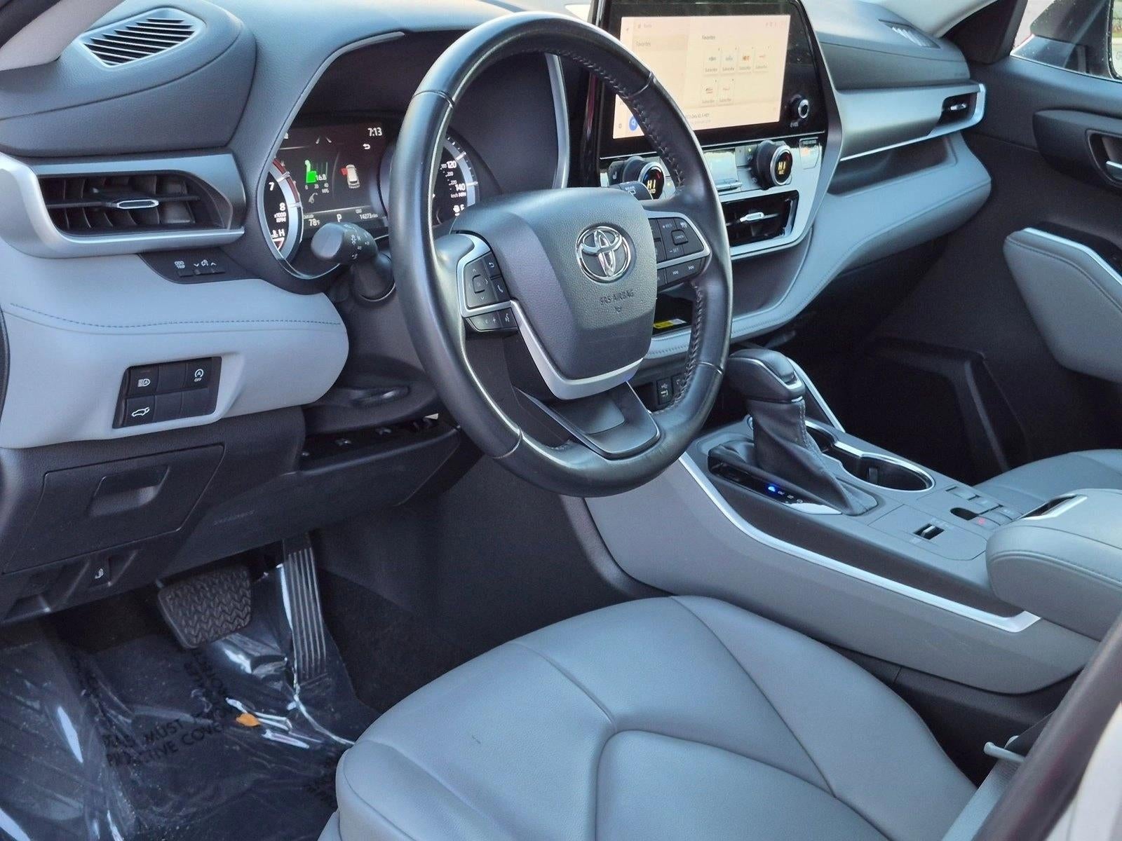 2023 Toyota Highlander XLE FWD (Natl)