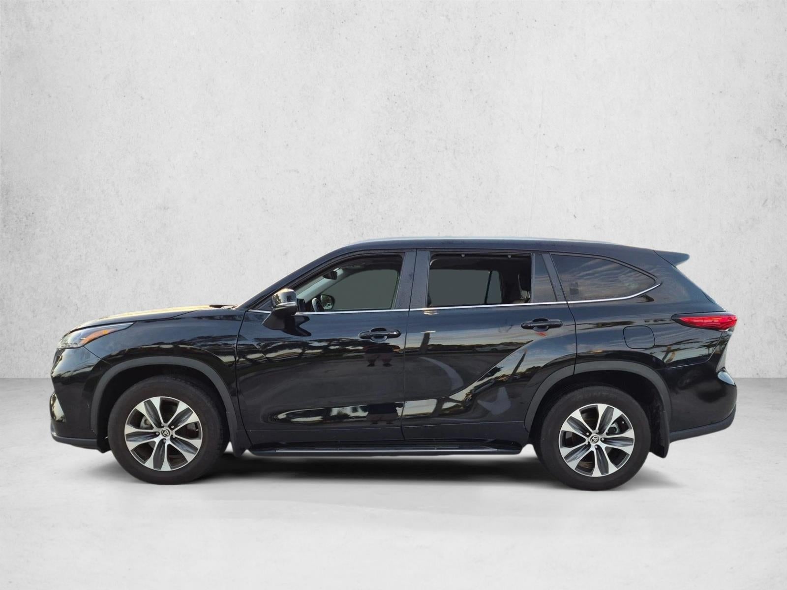 2023 Toyota Highlander XLE FWD (Natl)