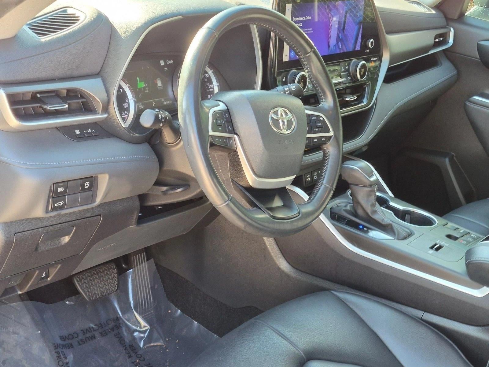 2023 Toyota Highlander XLE FWD (Natl)