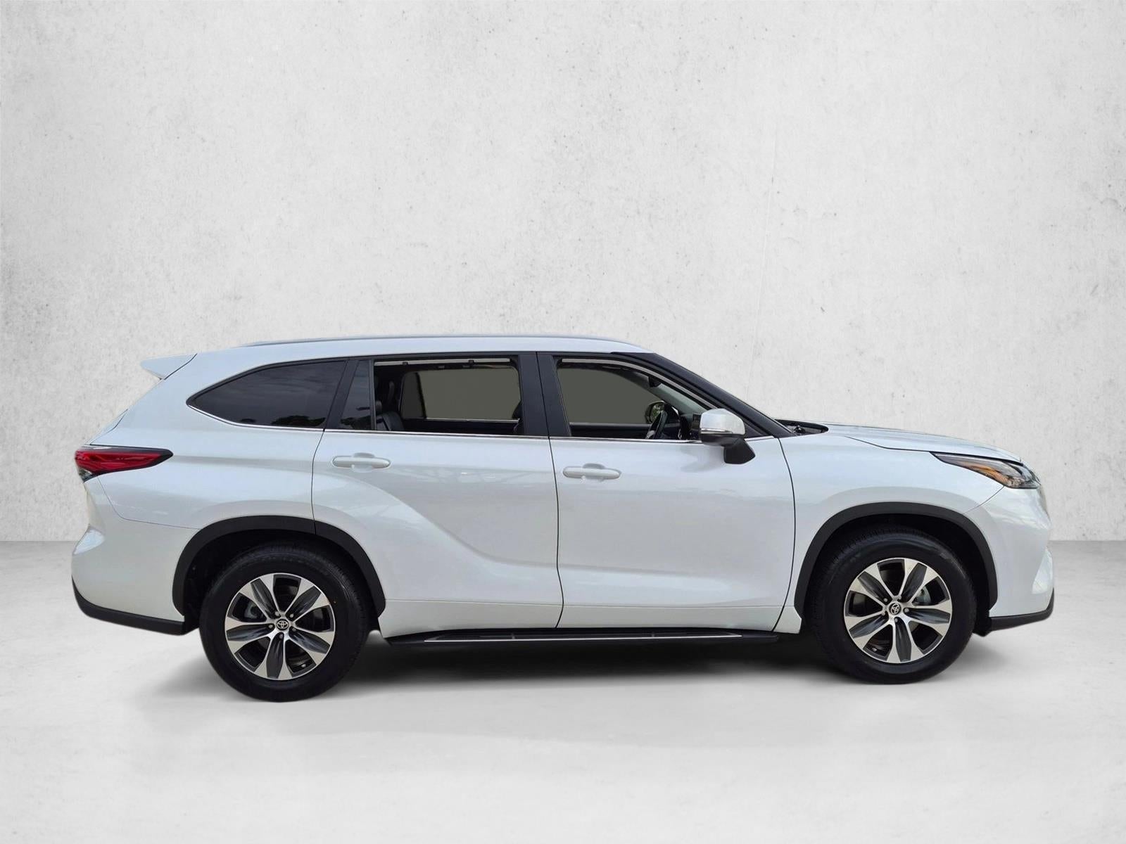 2023 Toyota Highlander XLE FWD (Natl)