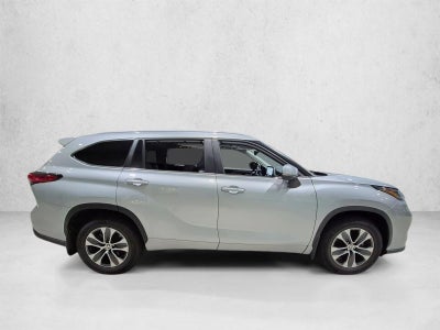 2023 Toyota Highlander XLE FWD (Natl)
