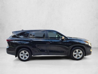 2024 Toyota Highlander LE FWD (Natl)