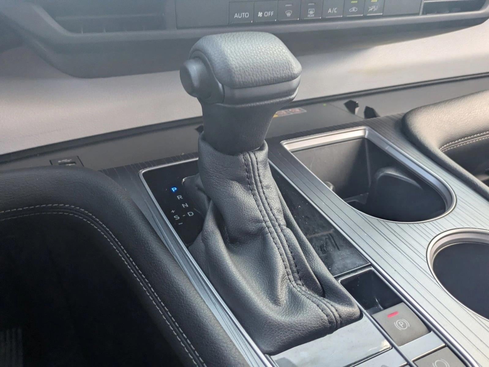 2025 Toyota Sienna LE FWD 8-Passenger (Natl)