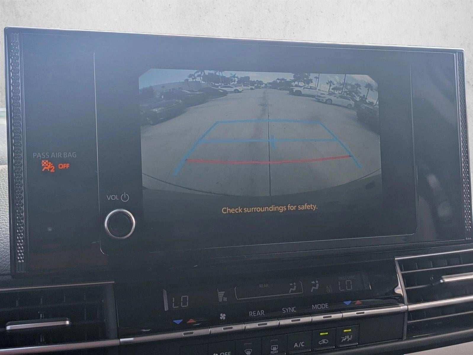 2025 Toyota Sienna LE FWD 8-Passenger (Natl)