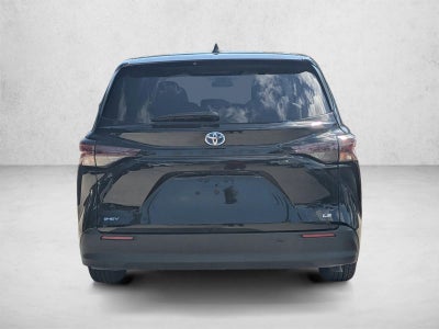 2025 Toyota Sienna LE FWD 8-Passenger (Natl)