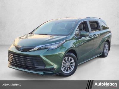 2025 Toyota Sienna LE FWD 8-Passenger (Natl)