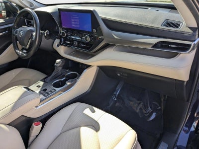 2023 Toyota Highlander Hybrid Limited AWD (Natl)