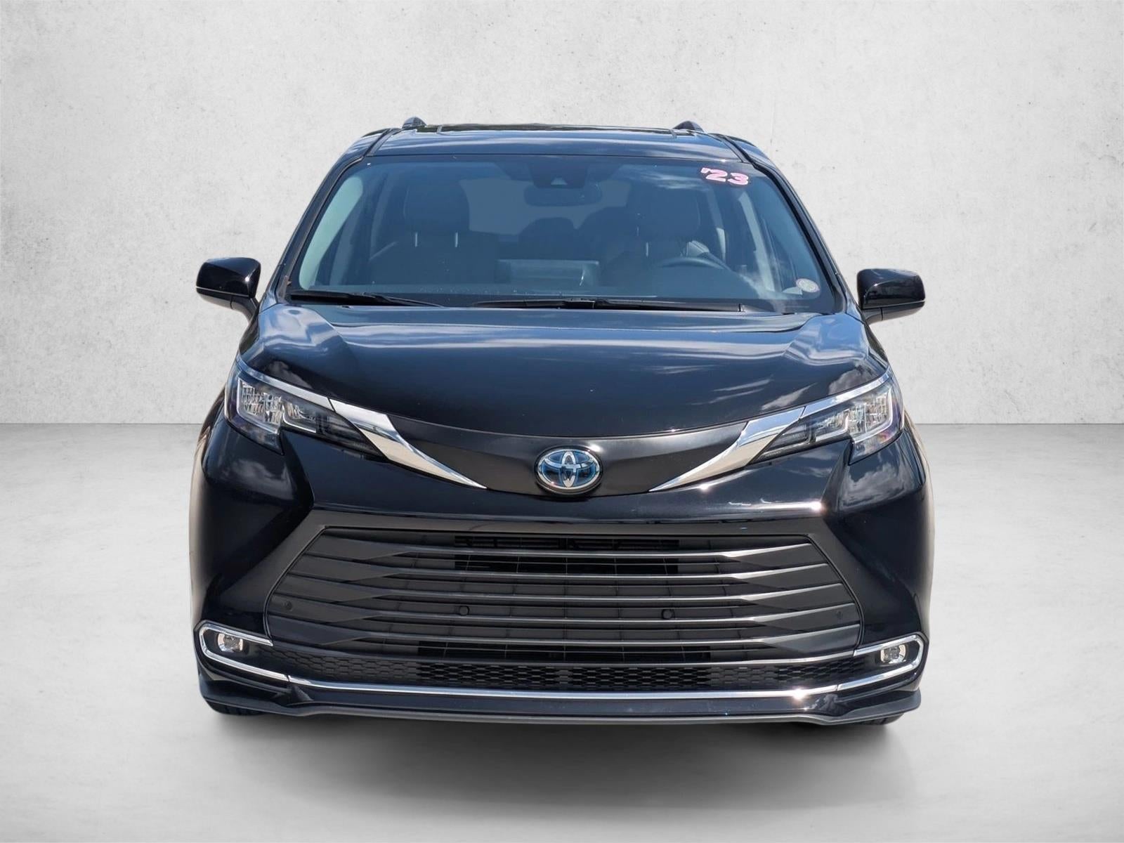 2023 Toyota Sienna XLE FWD 8-Passenger (Natl)