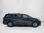 2023 Toyota Sienna XLE FWD 8-Passenger (Natl)