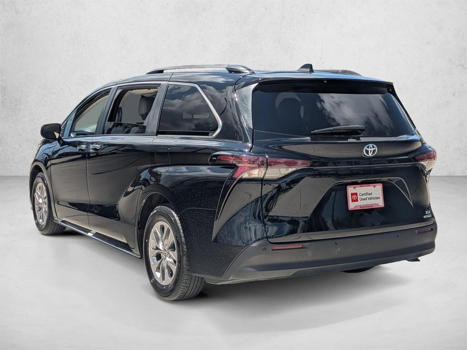 2023 Toyota Sienna XLE FWD 8-Passenger (Natl)