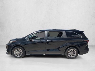 2023 Toyota Sienna XLE FWD 8-Passenger (Natl)