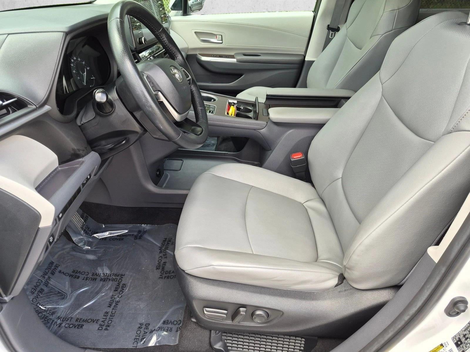 2023 Toyota Sienna XLE FWD 8-Passenger (Natl)