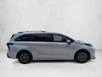2023 Toyota Sienna XLE FWD 8-Passenger (Natl)