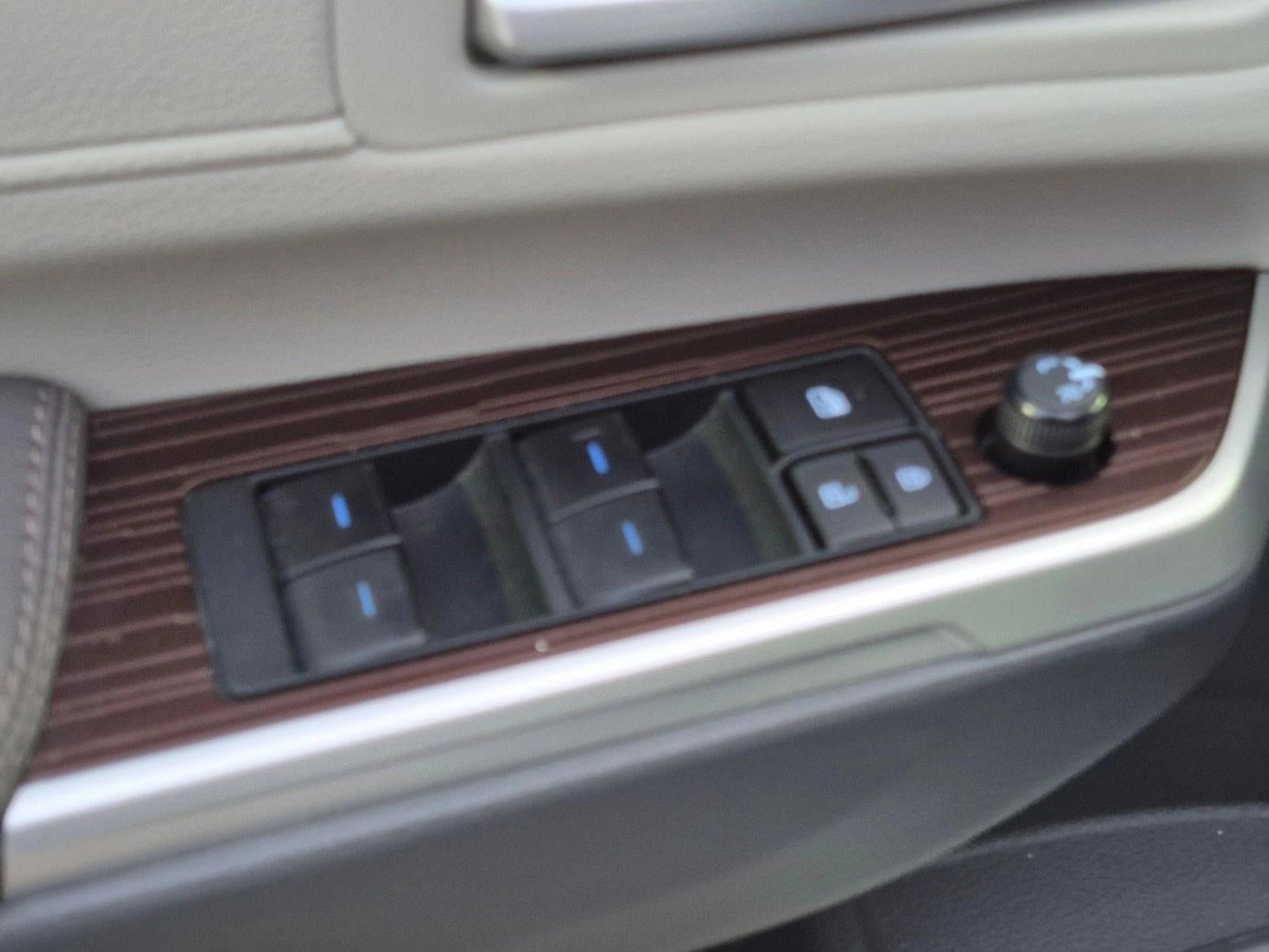 2023 Toyota Sienna XLE FWD 8-Passenger (Natl)