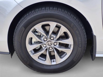 2024 Toyota Sienna XLE FWD 8-Passenger (Natl)