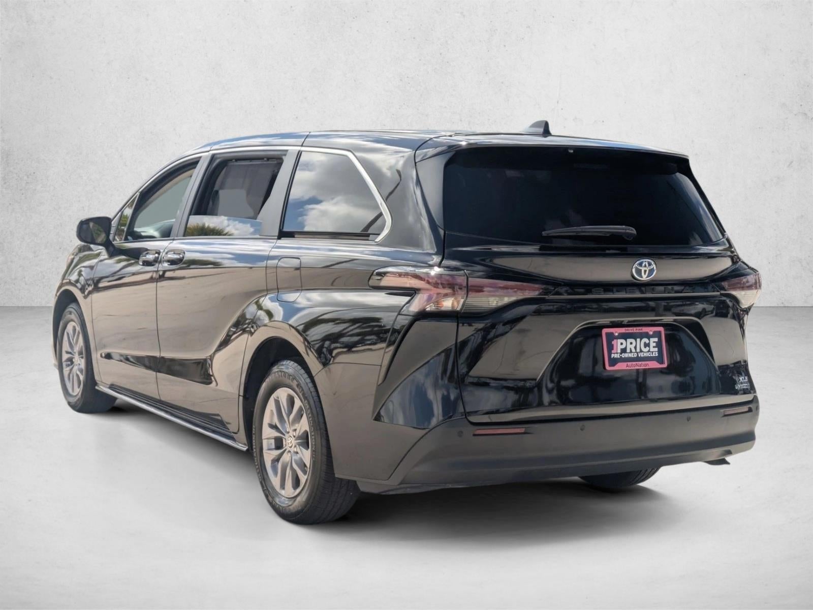 2024 Toyota Sienna XLE FWD 7-Passenger (Natl)