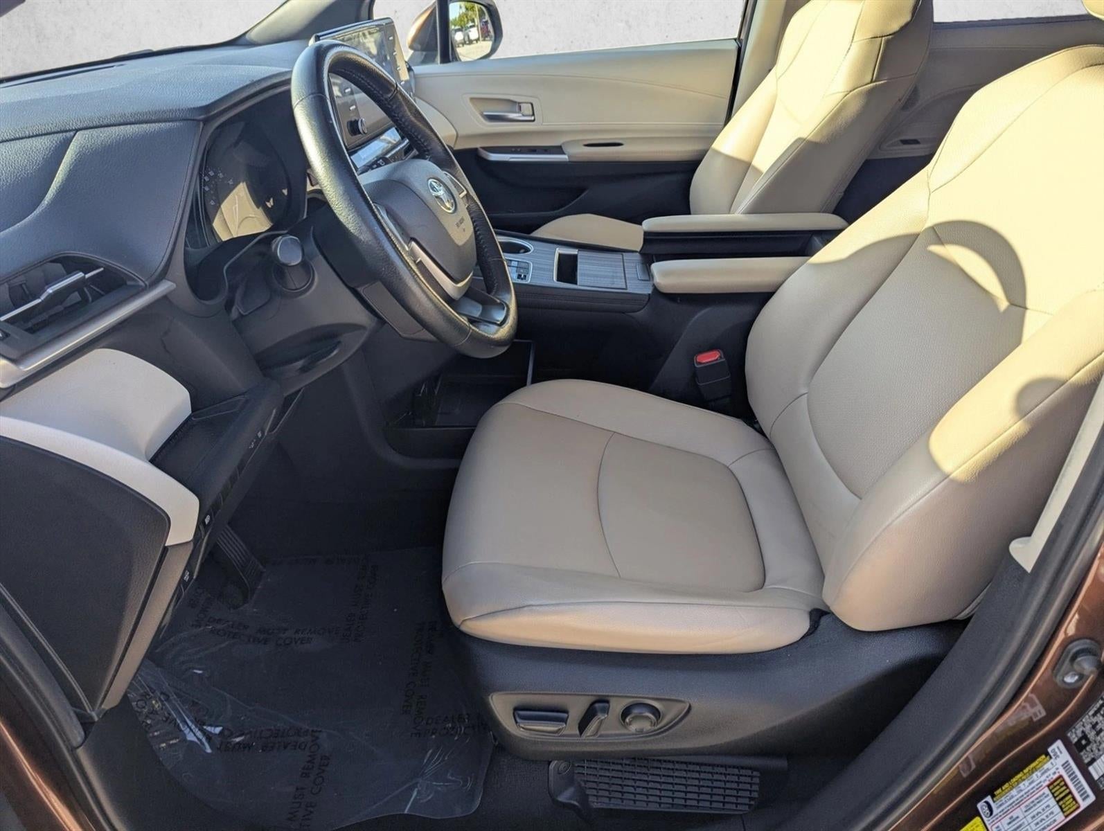 2022 Toyota Sienna XLE FWD 7-Passenger (Natl)