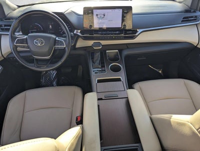 2022 Toyota Sienna XLE FWD 7-Passenger (Natl)