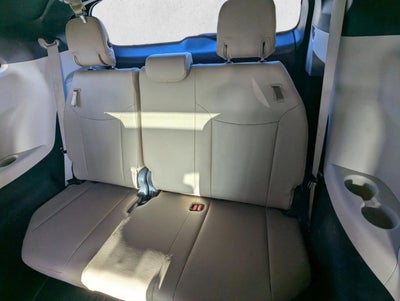 2022 Toyota Sienna XLE FWD 7-Passenger (Natl)
