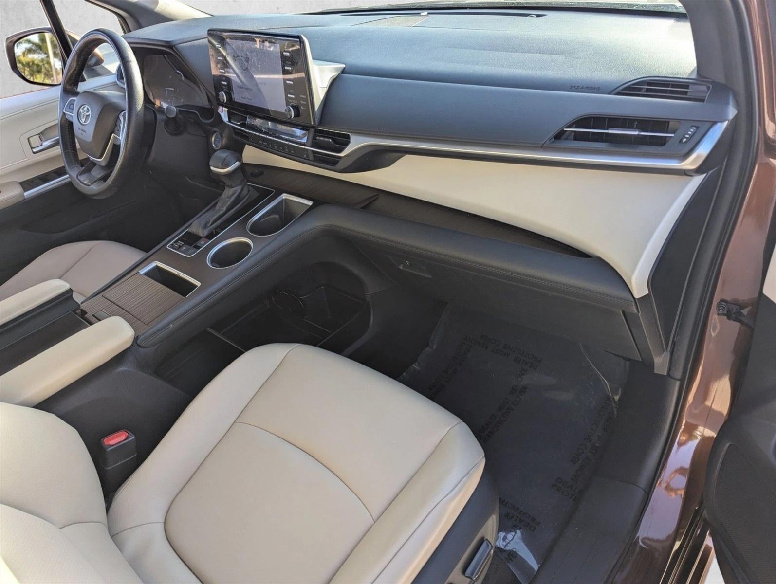 2022 Toyota Sienna XLE FWD 7-Passenger (Natl)