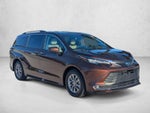 2022 Toyota Sienna XLE FWD 7-Passenger (Natl)