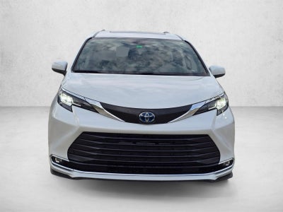 2023 Toyota Sienna XLE FWD 8-Passenger (Natl)