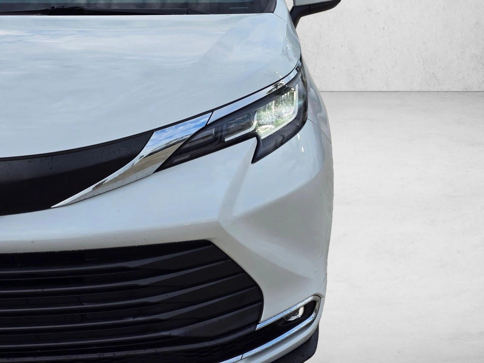 2023 Toyota Sienna XLE FWD 8-Passenger (Natl)