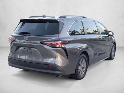 2021 Toyota Sienna XLE FWD 8-Passenger (Natl)