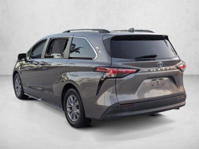 2021 Toyota Sienna XLE FWD 8-Passenger (Natl)