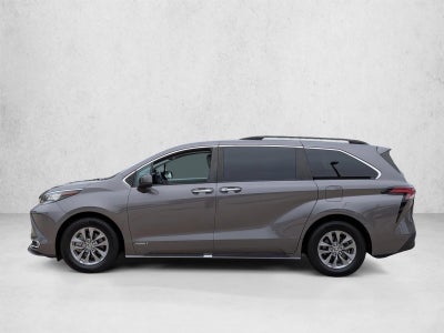 2021 Toyota Sienna XLE FWD 8-Passenger (Natl)