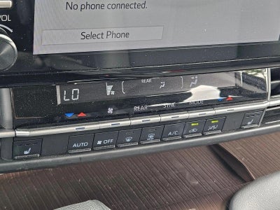2022 Toyota Sienna XLE FWD 8-Passenger (Natl)