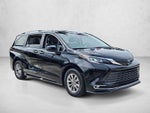 2022 Toyota Sienna XLE FWD 8-Passenger (Natl)