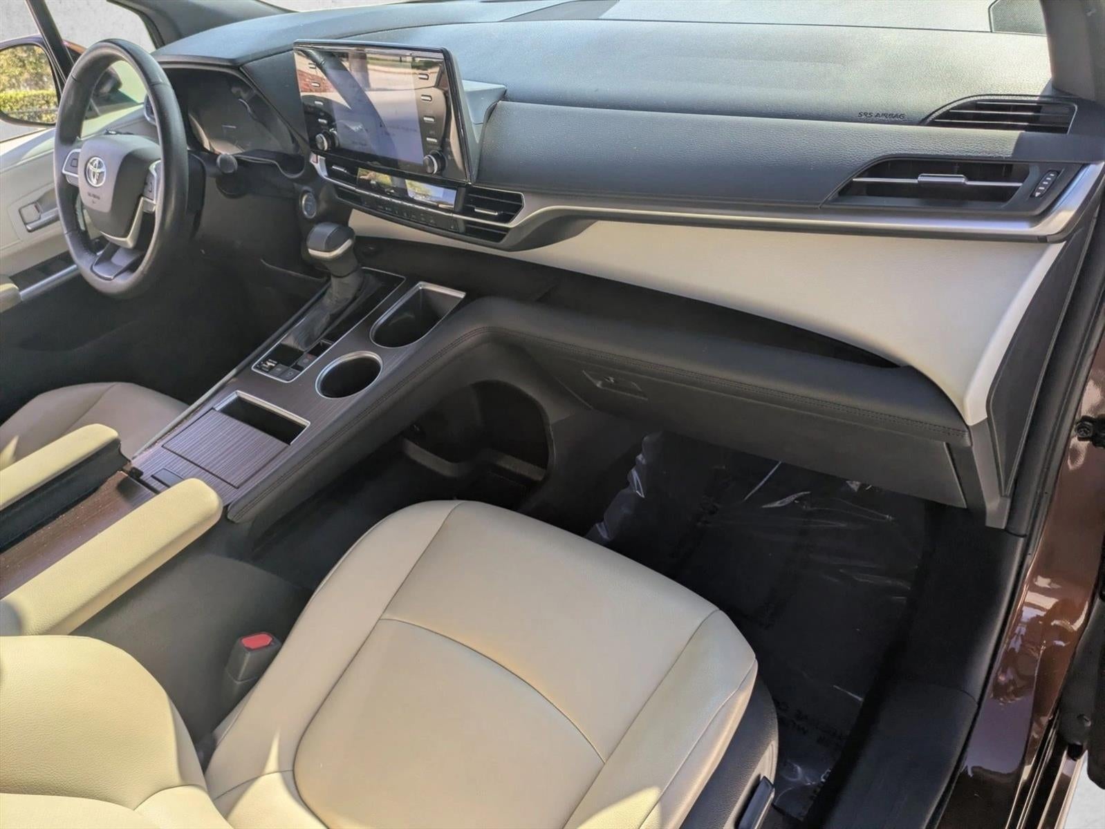 2021 Toyota Sienna XLE FWD 8-Passenger (Natl)