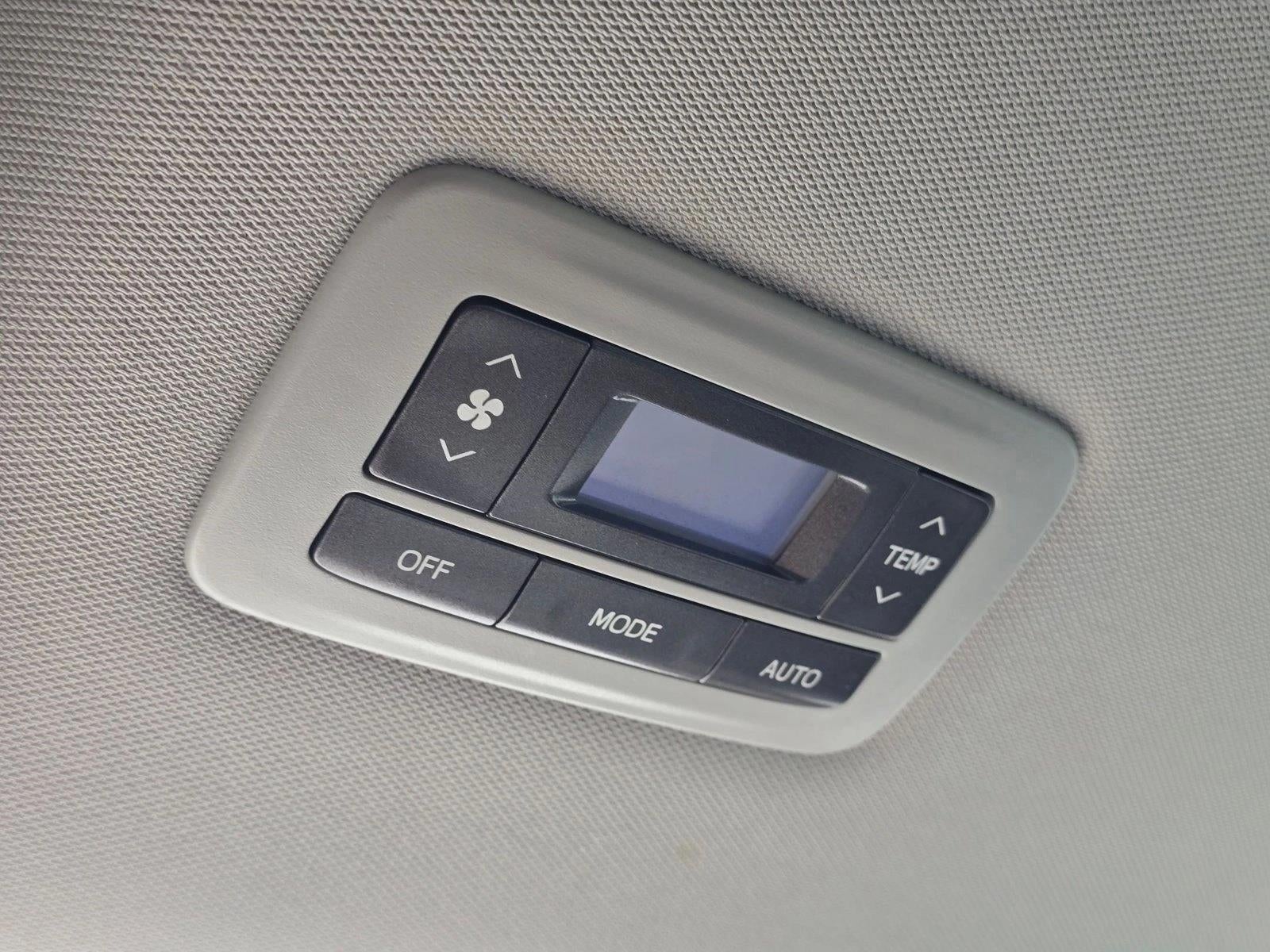 2019 Toyota Sienna XLE FWD 8-Passenger (Natl)