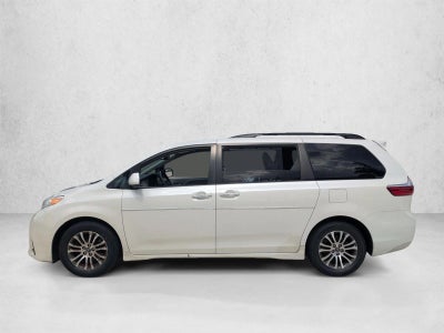 2019 Toyota Sienna XLE FWD 8-Passenger (Natl)