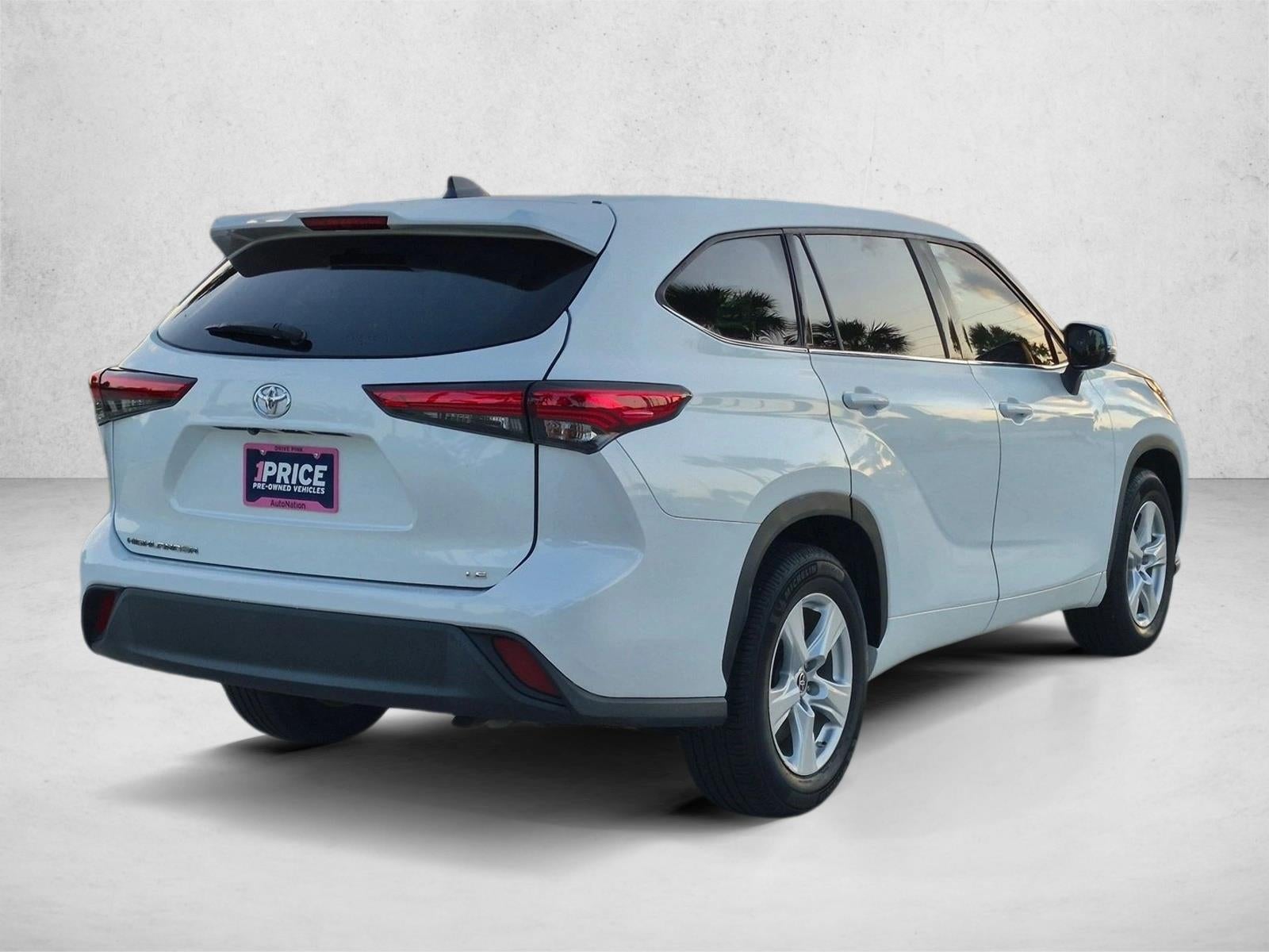 2022 Toyota Highlander LE FWD (GS)