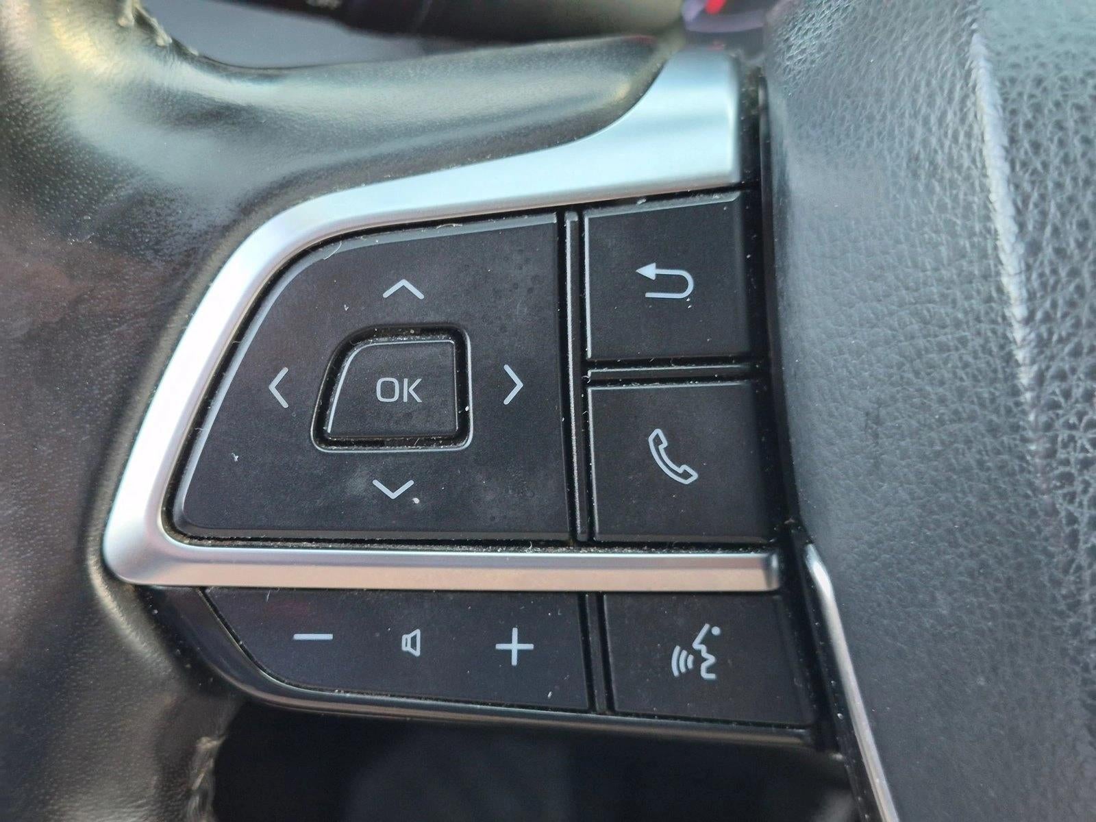 2021 Toyota Highlander LE FWD (GS)